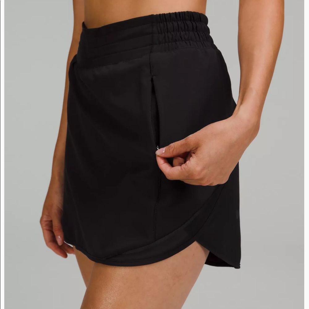 NWT Lululemon Hotty Hot HR Skirt. High Rise, 4” liner length